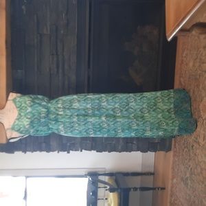 Buttons medium racerback aqua printed maxi dress